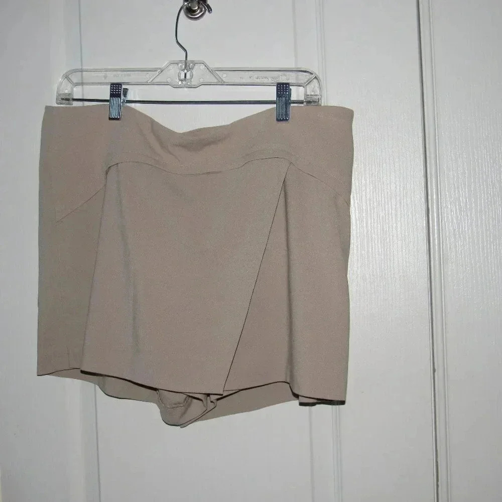 BCBGMAXAZRIA Codie Tan Skort (3.75" inseam) Shorts Size L - Picture 2 of 4
